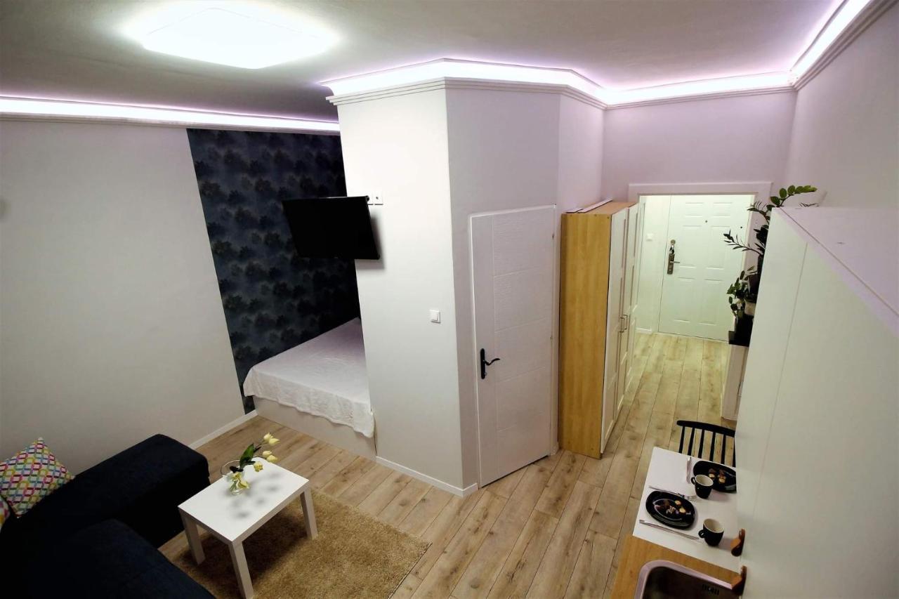 Viktoria Studioapartman Дьор Екстериор снимка